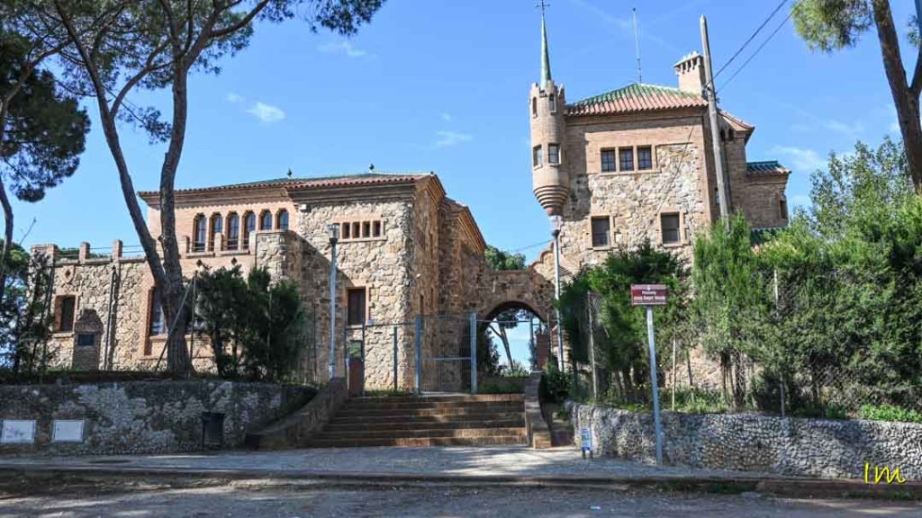 Colonia Guell - Escuela y Casa del Profesor