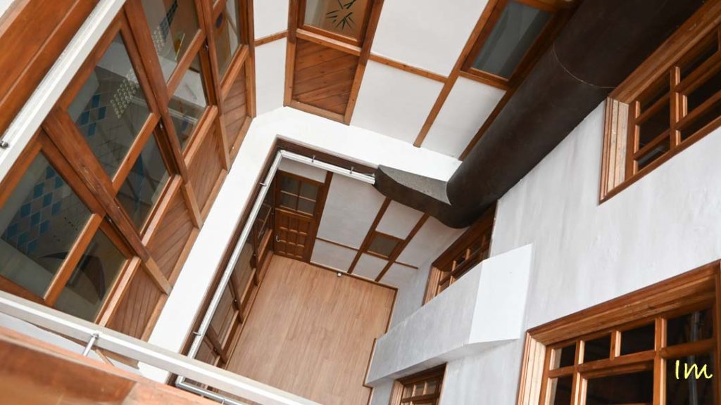 Casa Botines - Patios