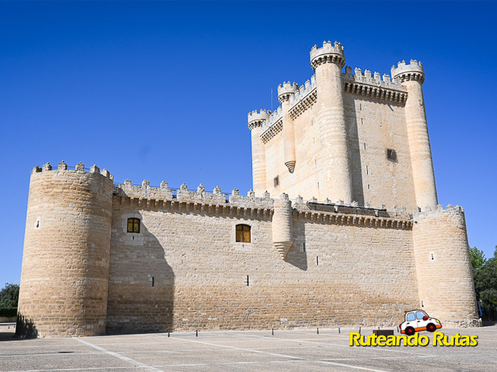 El Castillo de Fuensaldaña, el Castillo de Castillos en Valladolid