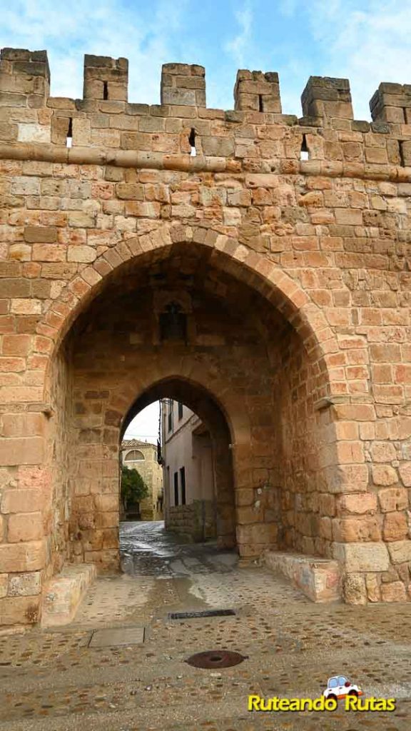 Monteagudo de las Vicarias - Puerta de la Vila