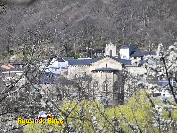 Monasterio de San Martín de Castañeda, en el Lago de Sanabria