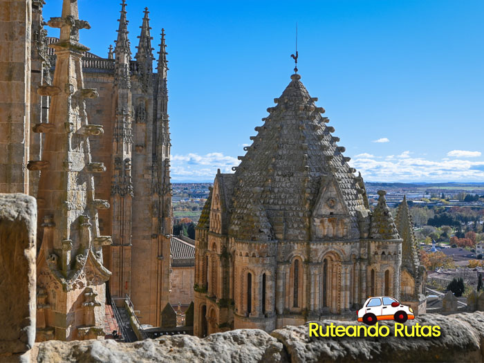 la Catedral de Salamanca vista desde la ieronimus